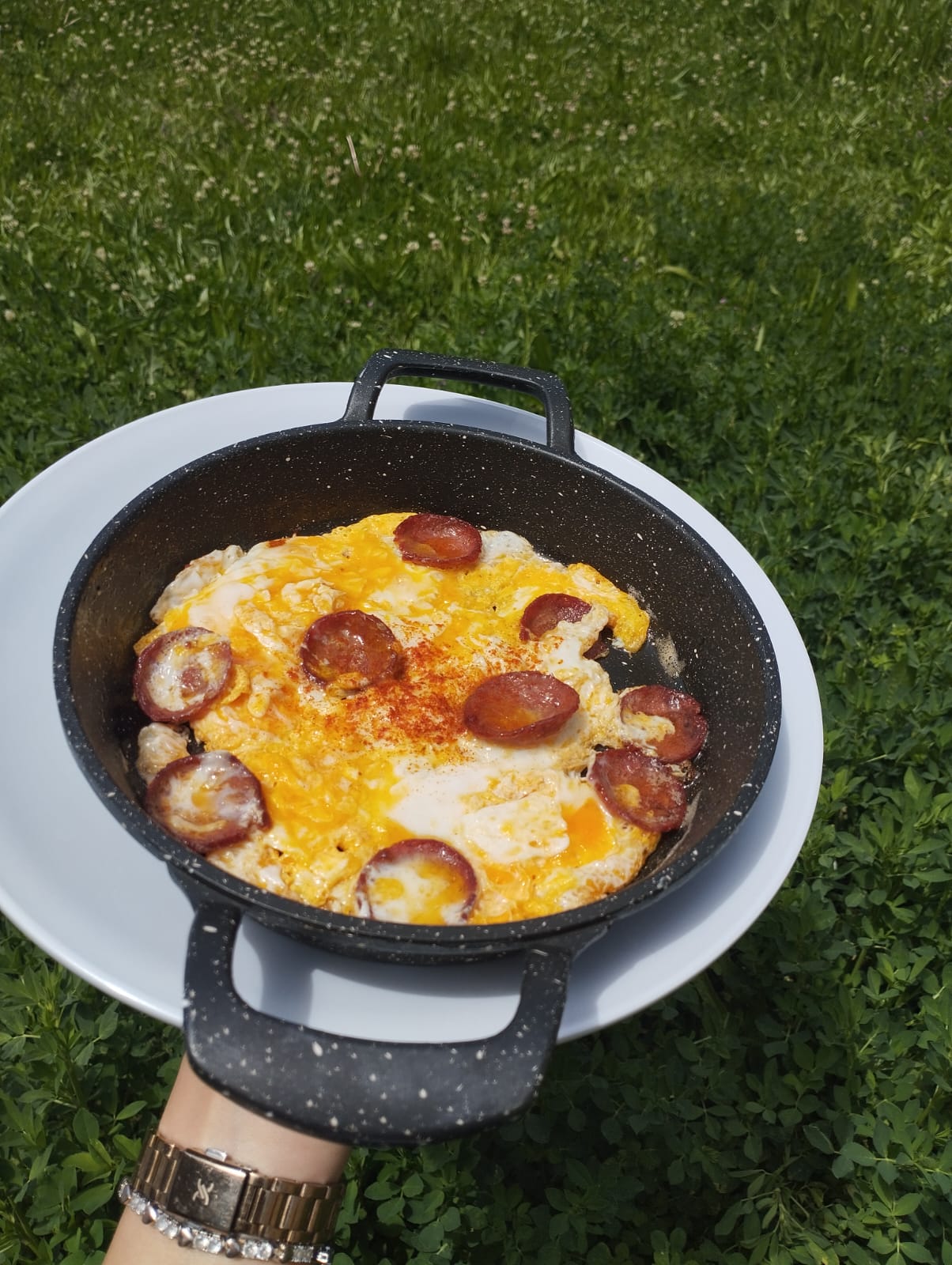 SUCUKLU YUMURTA
